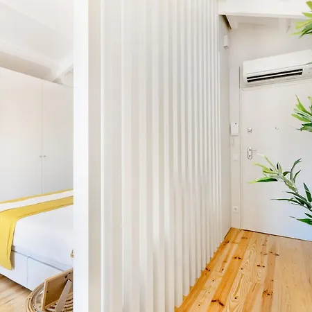 Downtown W/ Balcony Apartment Porto