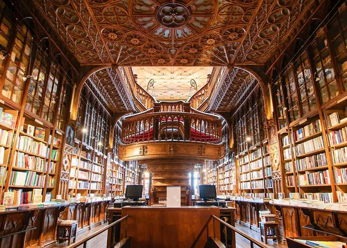 Downtown W/ Balcony *