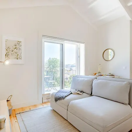 Apartment Downtown W/ Balcony